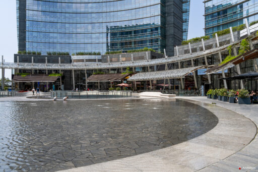 Piazza Gae Aulenti a Milano. Fotografie © M.S. Archweb.com