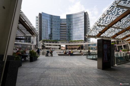 Piazza Gae Aulenti a Milano. Fotografie © M.S. Archweb.com