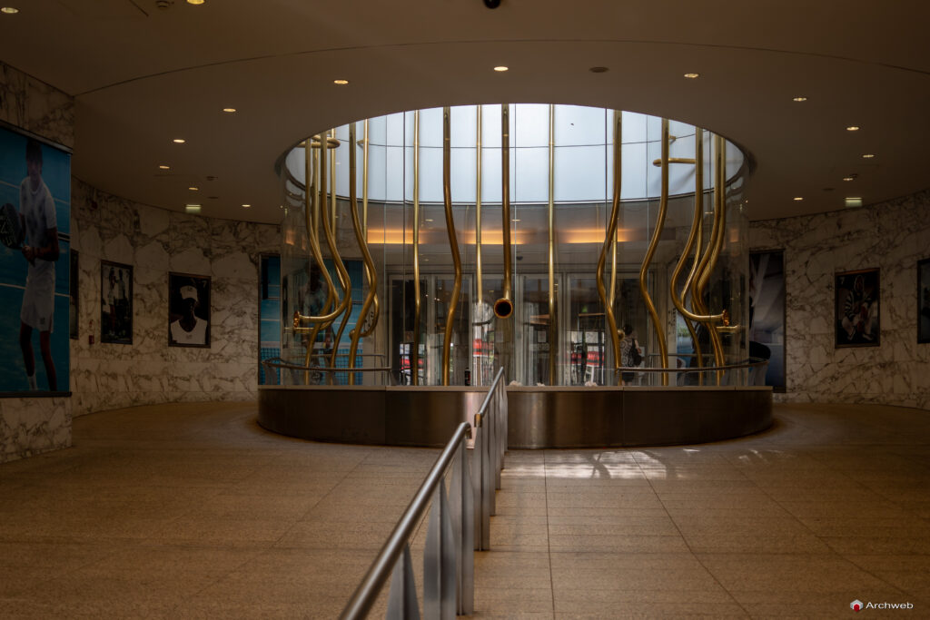 Piazza Gae Aulenti a Milano. Fotografie © M.S. Archweb.com