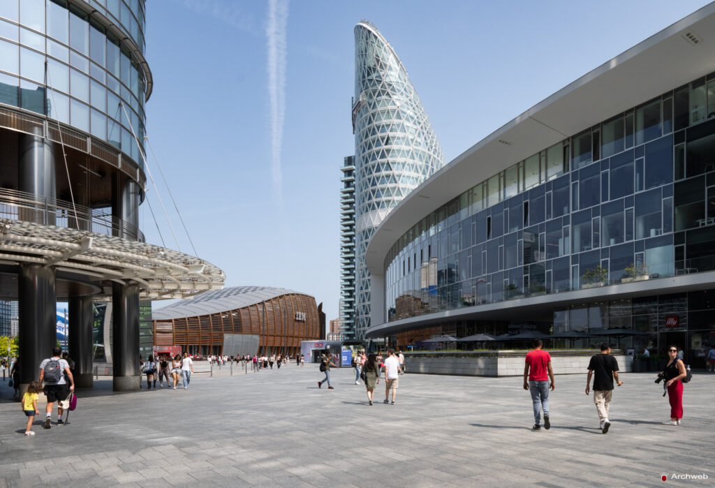 Piazza Gae Aulenti a Milano. Fotografie © M.S. Archweb.com