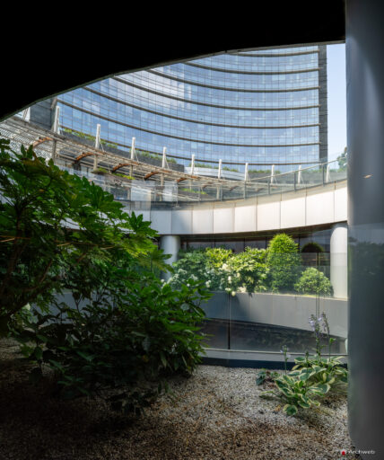 Piazza Gae Aulenti a Milano. Fotografie © M.S. Archweb.com