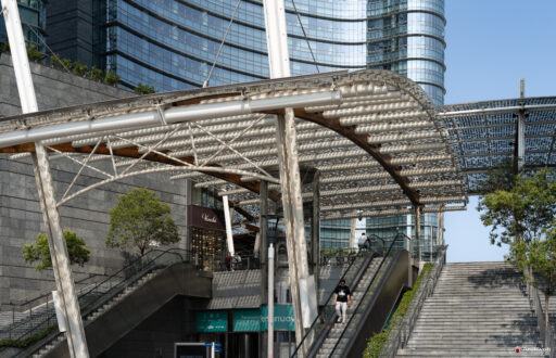 Piazza Gae Aulenti a Milano. Fotografie © M.S. Archweb.com