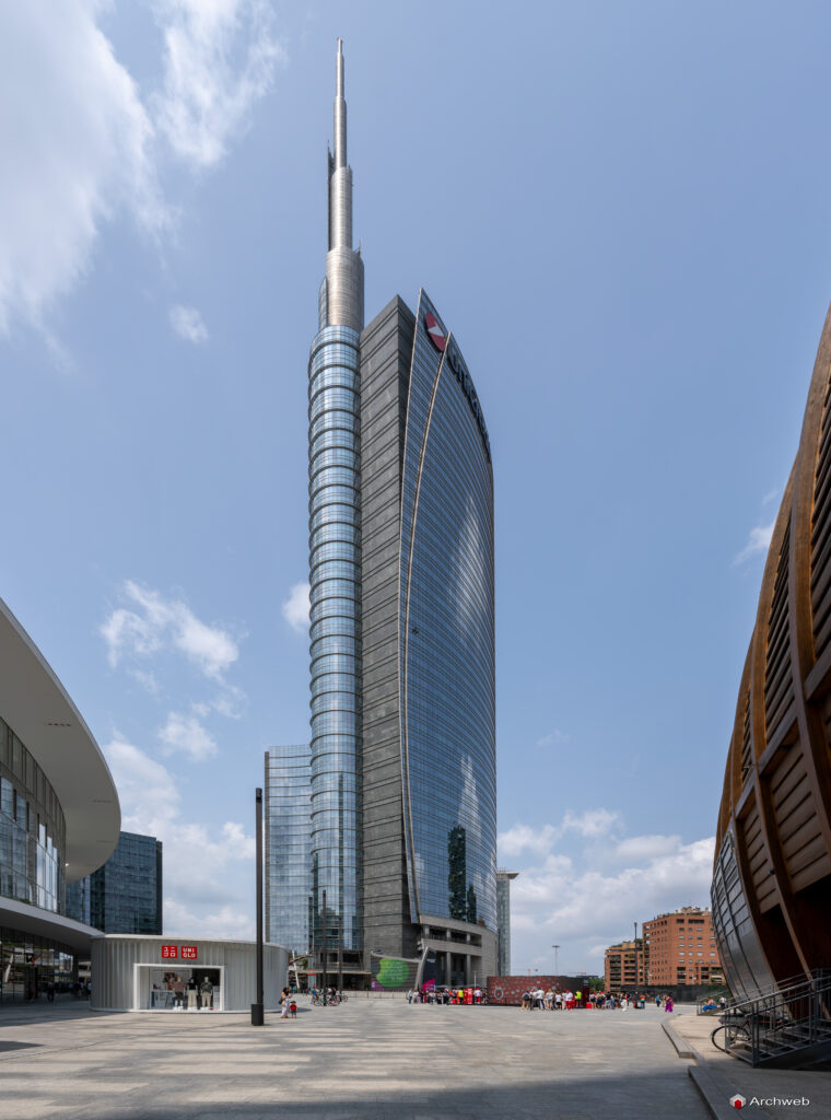 Torre UniCredit a Milano. Fotografie 4K Archweb.com