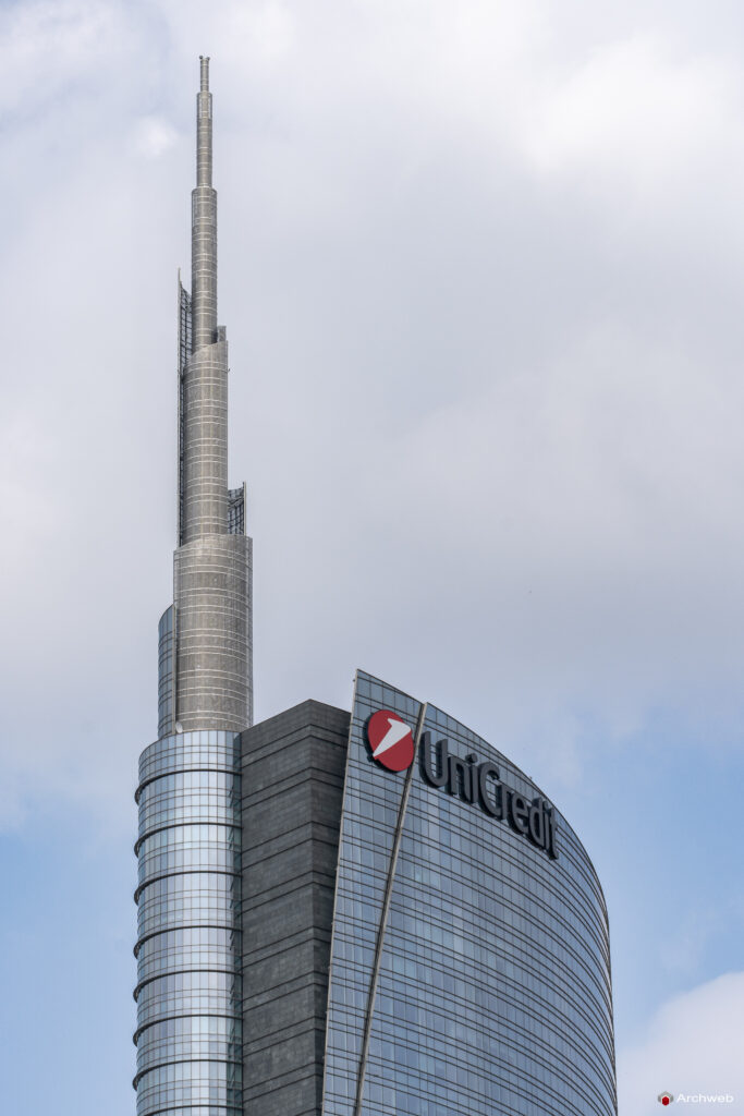 Torre UniCredit a Milano. Fotografie 4K Archweb.com