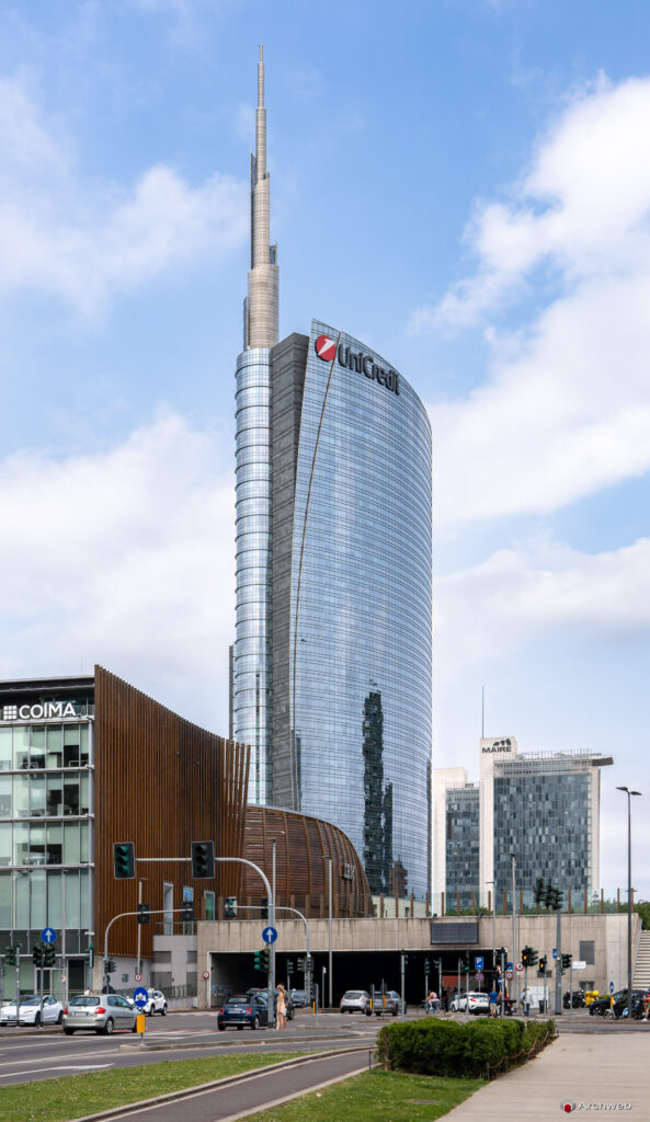 Torre UniCredit a Milano. Fotografie 4K Archweb.com