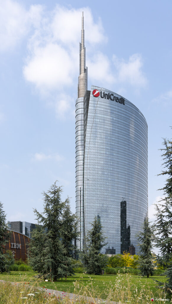 Torre UniCredit a Milano. Fotografie 4K Archweb.com