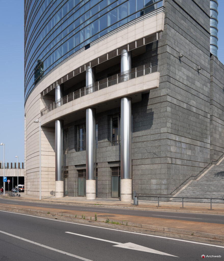 Torre UniCredit a Milano. Fotografie 4K Archweb.com