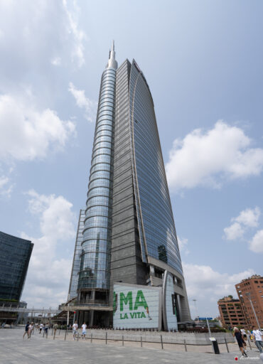 Torre UniCredit a Milano. Fotografie 4K Archweb.com