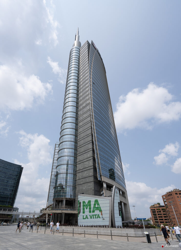 Torre UniCredit a Milano. Fotografie 4K Archweb.com