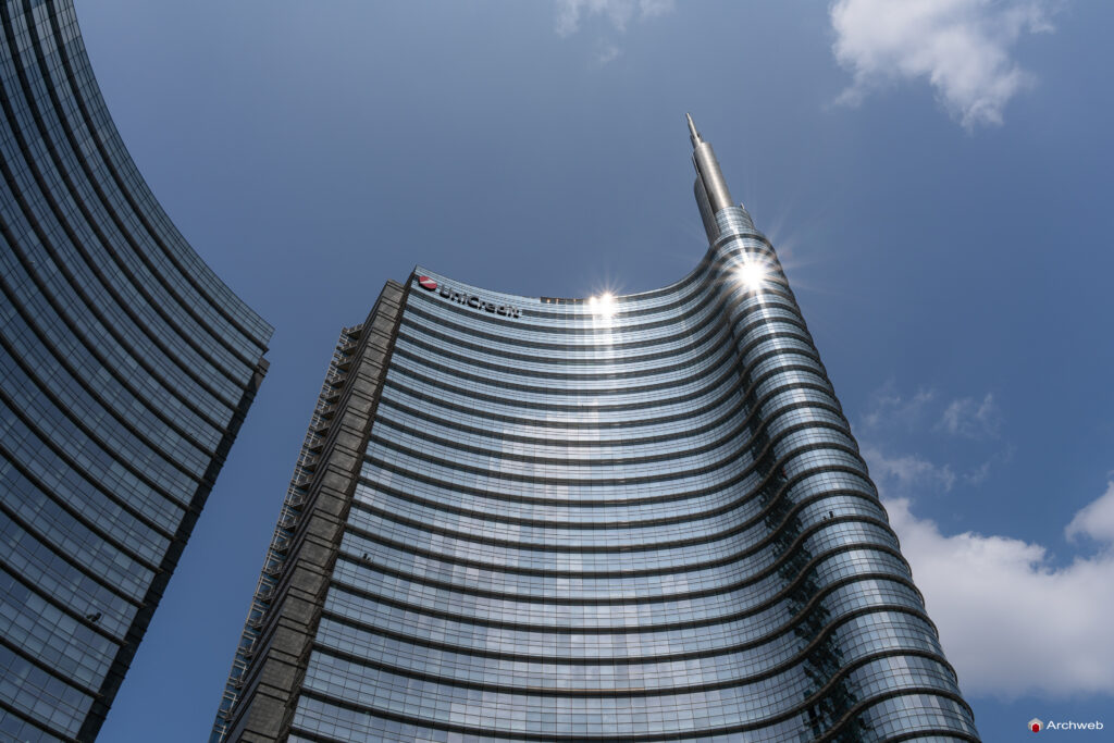 Torre UniCredit a Milano. Fotografie 4K Archweb.com