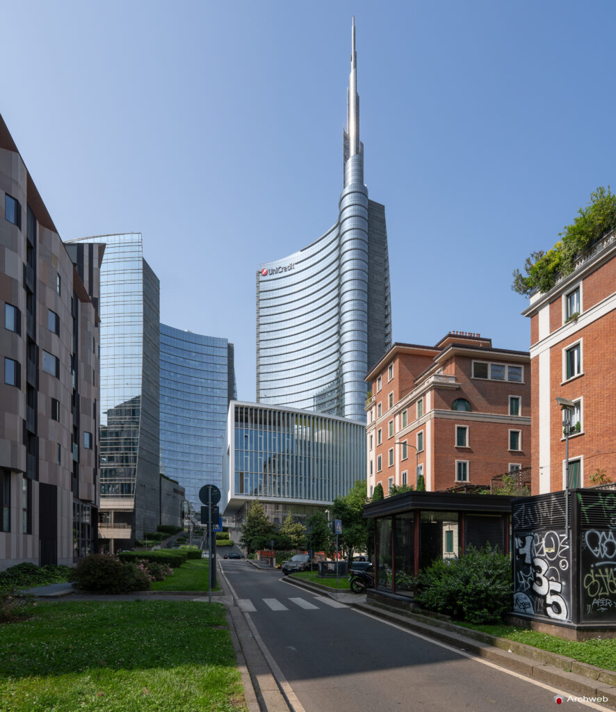 Torre UniCredit a Milano. Fotografie 4K Archweb.com