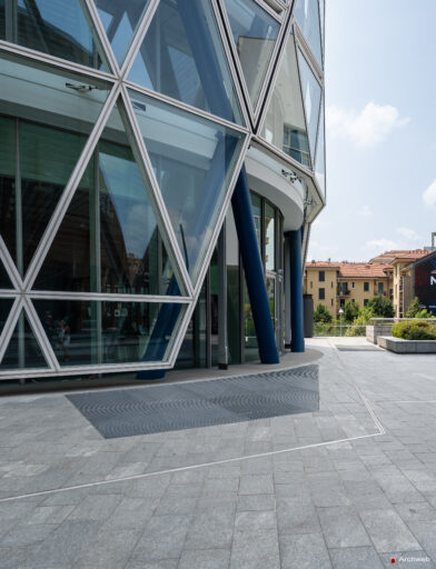 Torre Unipol a Milano. Fotografie © M.S. Archweb.com