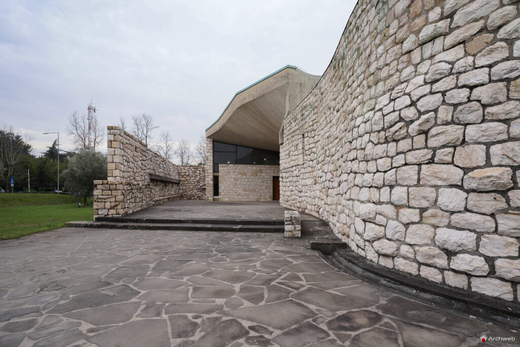 Chiesa dell'autostrada del Sole. Fotografie © M.S. Archweb.com