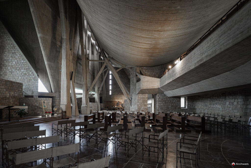 Chiesa dell'autostrada del Sole. Fotografie © M.S. Archweb.com