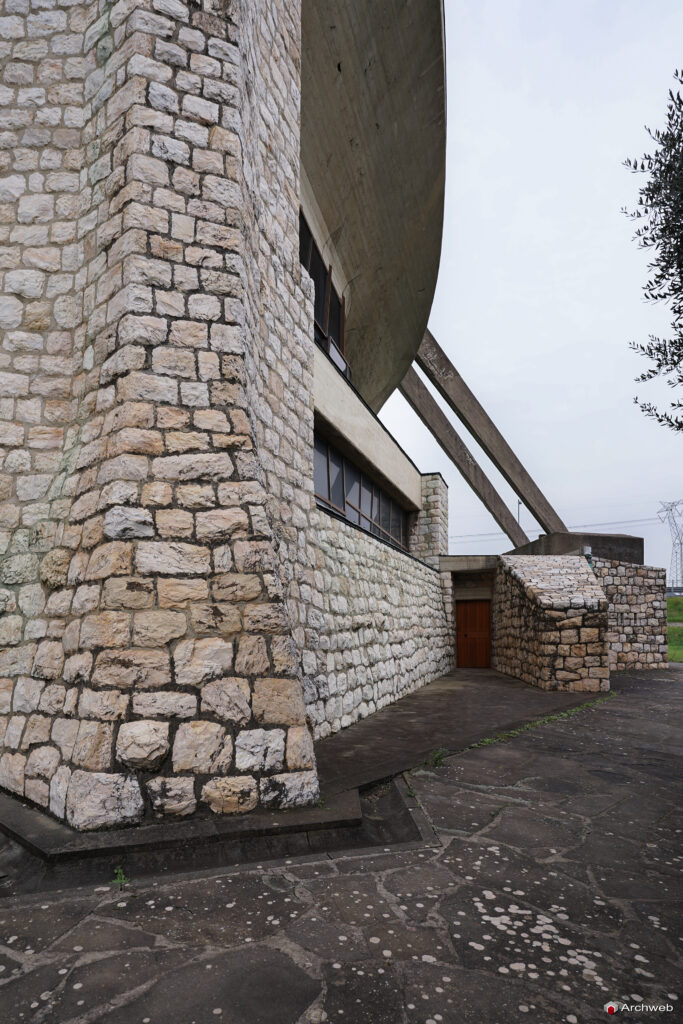 Chiesa dell'autostrada del Sole. Fotografie © M.S. Archweb.com