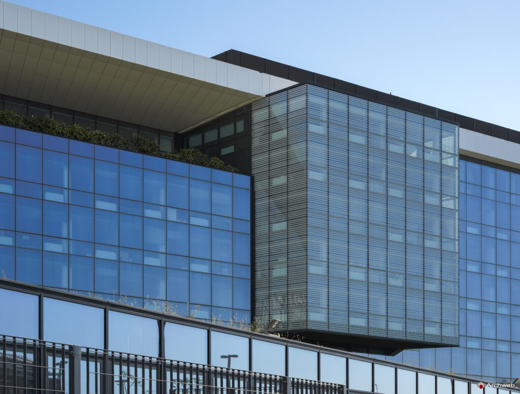 ENI S.p.A. – Energy Revolution all’EUR. Foto © Archweb.com