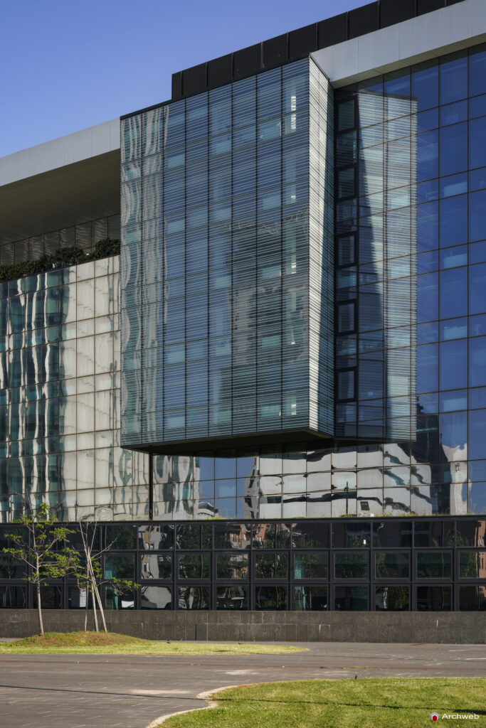 ENI S.p.A. – Energy Revolution all’EUR. Foto © Archweb.com
