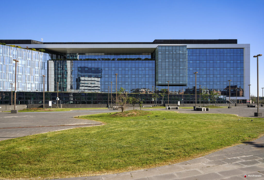 ENI S.p.A. – Energy Revolution all’EUR. Foto © Archweb.com