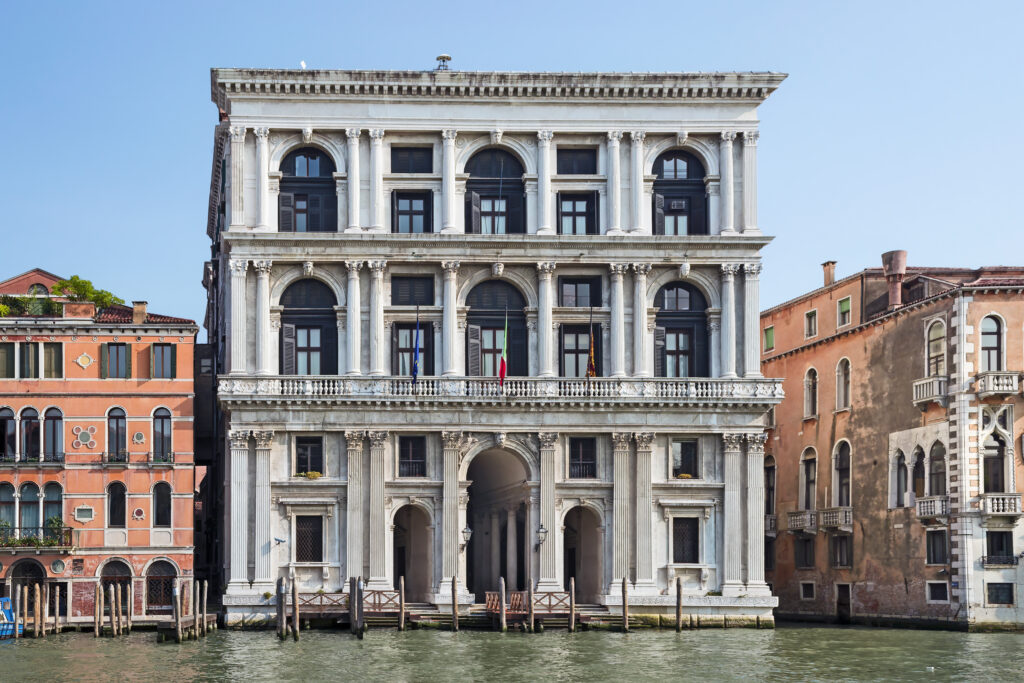 Palazzo Grimani di San Luca. Venezia, facciata sul Canal Grande. Michele Sanmicheli architetto.