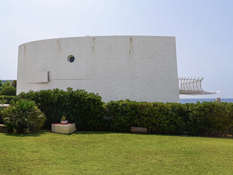 Villa La Kaliffa a Santa Marinella di Luigi Moretti. Fotografie © Archweb.com