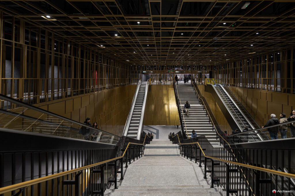Metro C - Colosseo - Fori Imperiali. Fotografie © Archweb.com