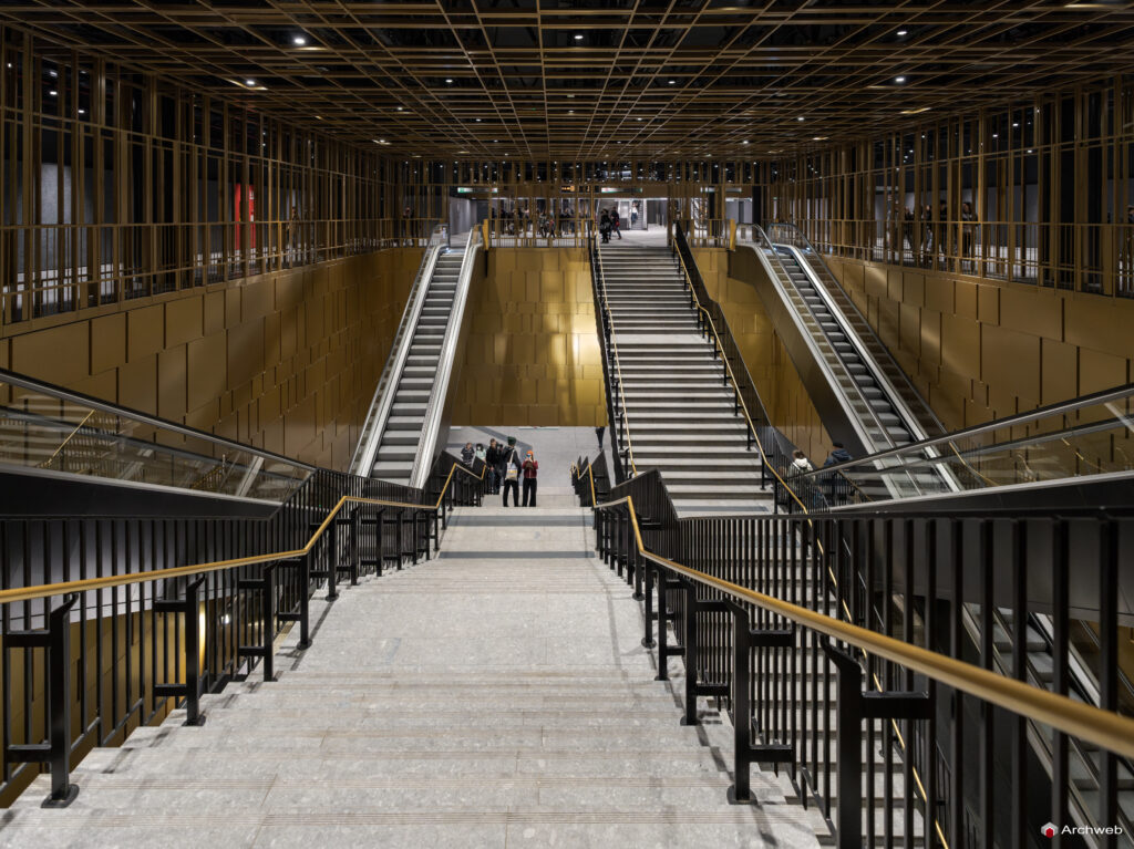 Metro C - Colosseo - Fori Imperiali. Fotografie © Archweb.com