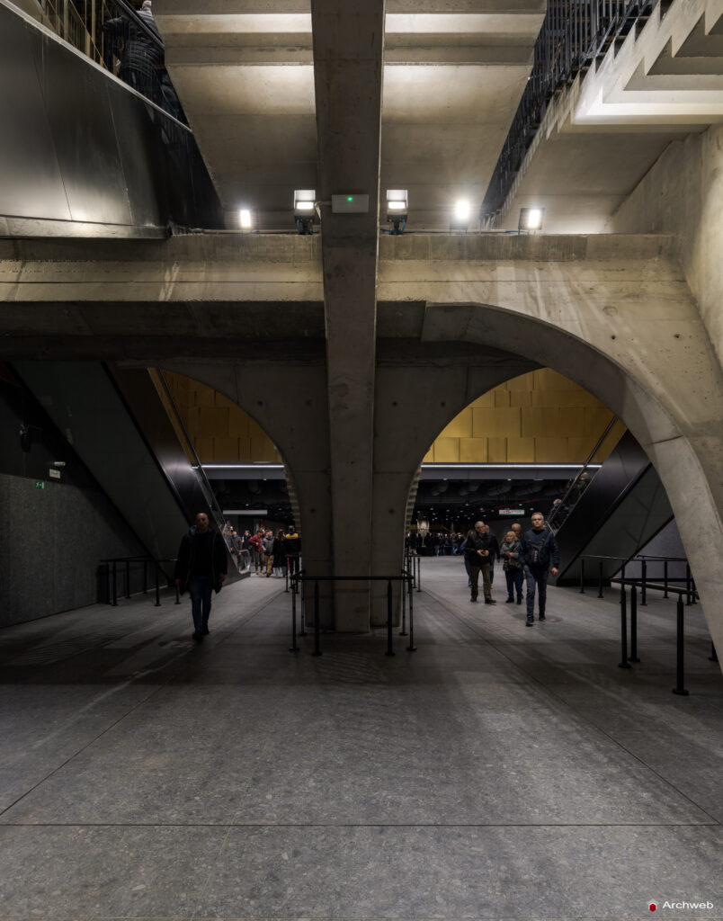 Metro C - Colosseo - Fori Imperiali. Fotografie © Archweb.com