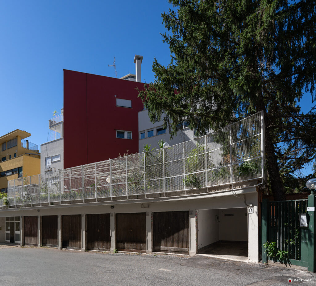 Palazzina Domus. Fotografia © Archweb.com