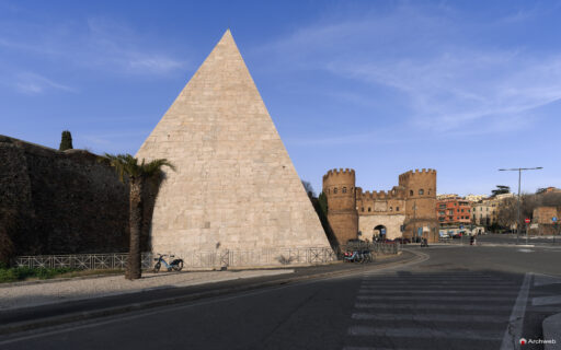 Piramide Cestia a Roma. Piramide in stile egizio costruita come tomba di Caio Cestio