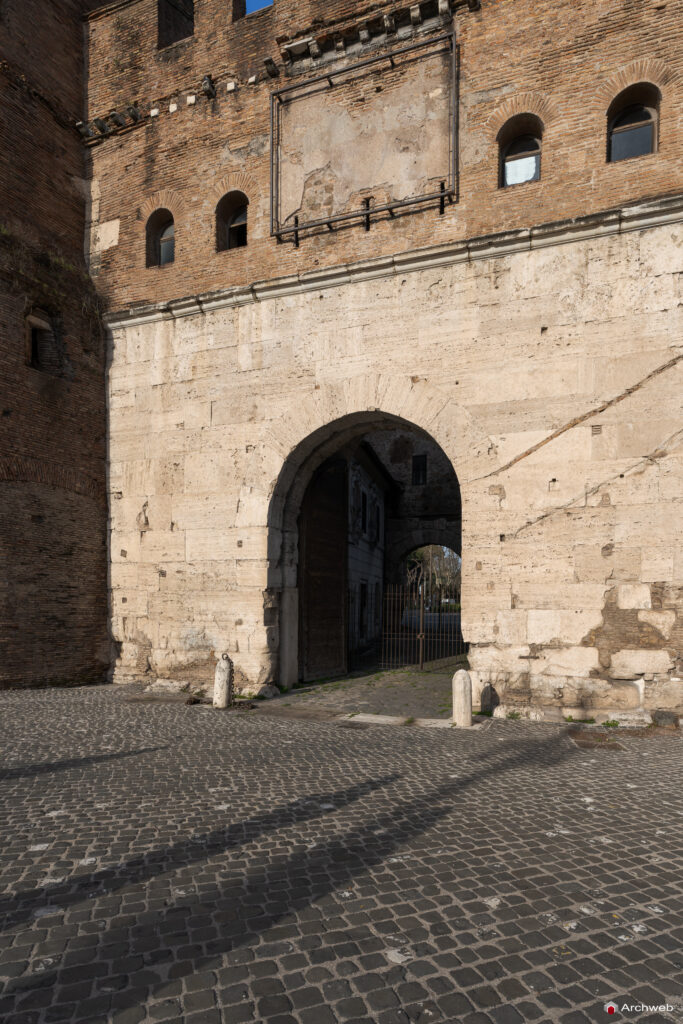 Porta San Paolo a Roma. Fotografie © M.S. Archweb.com