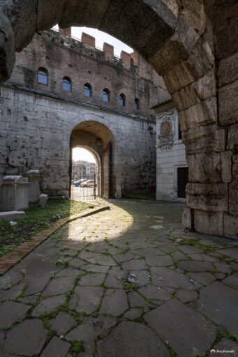 Porta San Paolo a Roma. Fotografie © M.S. Archweb.com