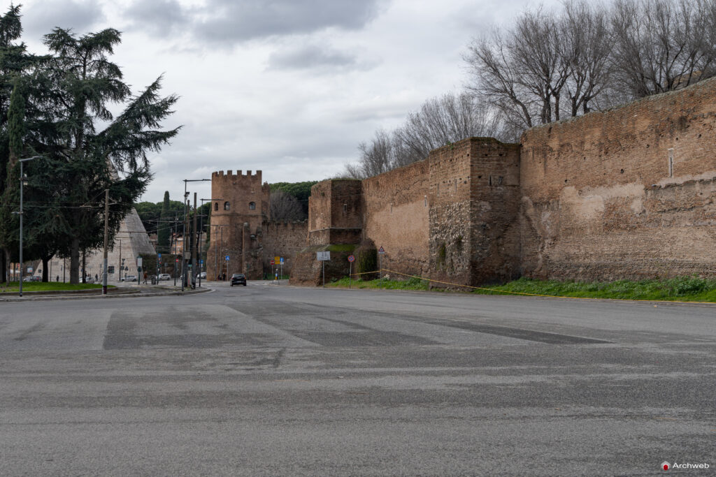 Porta San Paolo a Roma. Fotografie © M.S. Archweb.com
