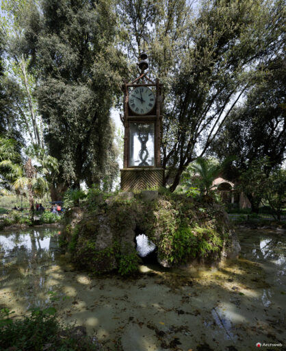 Orologio ad acqua del Pincio a Roma. Fotografie © Archweb.com