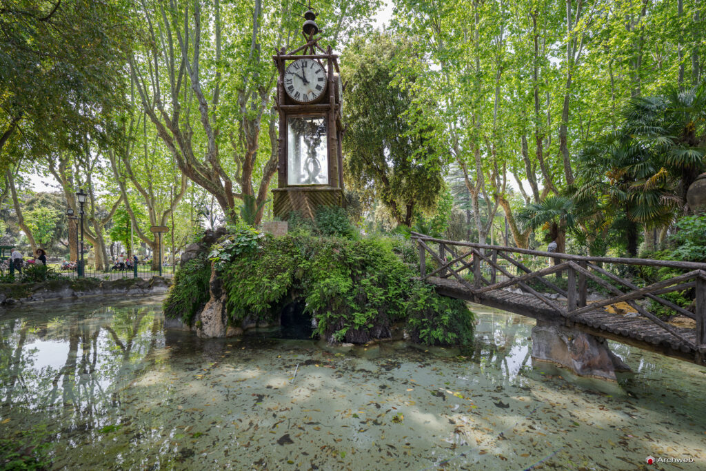 Orologio ad acqua del Pincio a Roma. Fotografie © Archweb.com