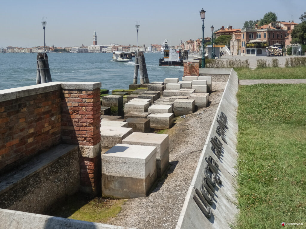 Venezia alla partigiana. Fotografie © M.S. Archweb.com