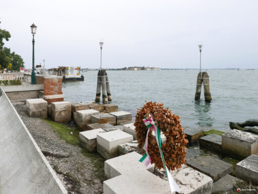 Venezia alla partigiana. Fotografie © M.S. Archweb.com