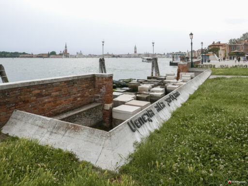 Venezia alla partigiana. Fotografie © M.S. Archweb.com