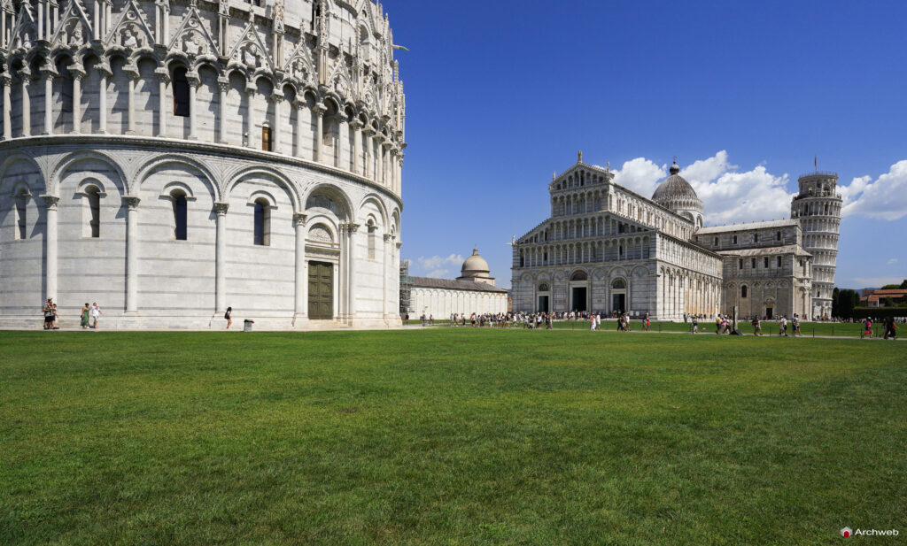 Battistero di San Giovanni a Pisa. Fotografie © Archweb.com