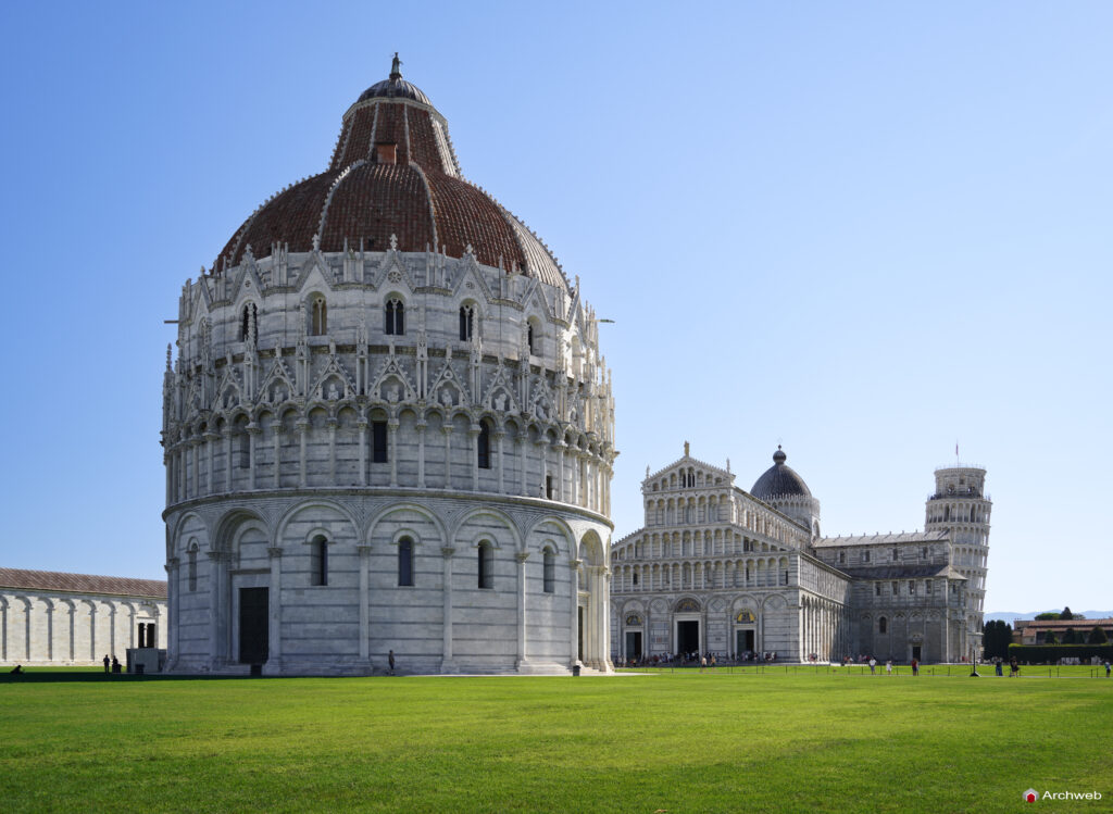 Battistero di San Giovanni a Pisa. Fotografie © Archweb.com