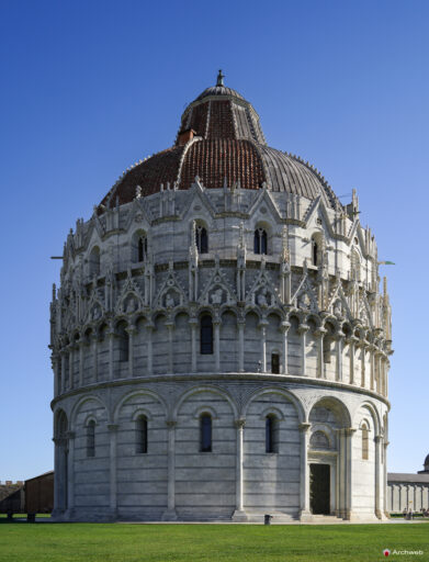 Battistero di San Giovanni a Pisa. Fotografie © Archweb.com