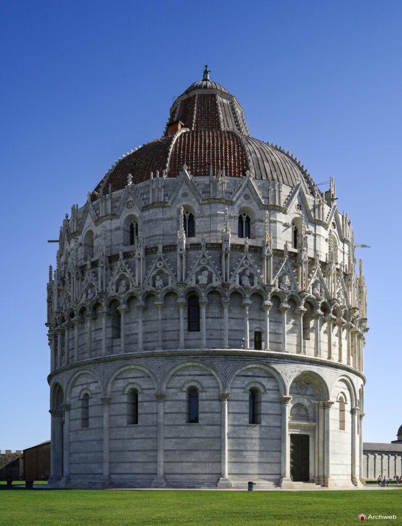 Battistero di San Giovanni a Pisa. Fotografie © Archweb.com