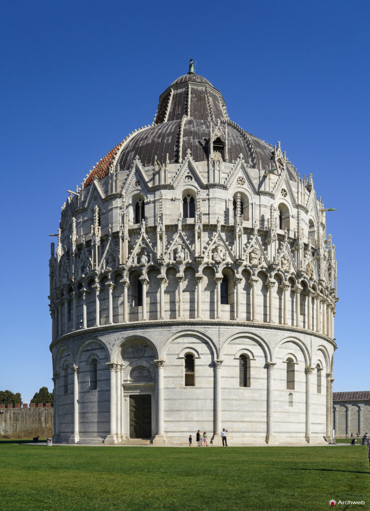Battistero di San Giovanni a Pisa. Fotografie © Archweb.com