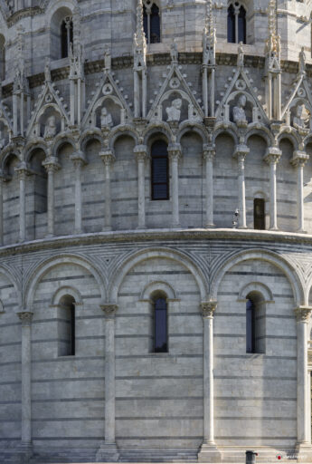Battistero di San Giovanni a Pisa. Fotografie © Archweb.com