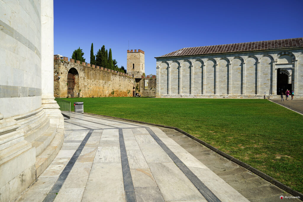 Battistero di San Giovanni a Pisa. Fotografie © Archweb.com