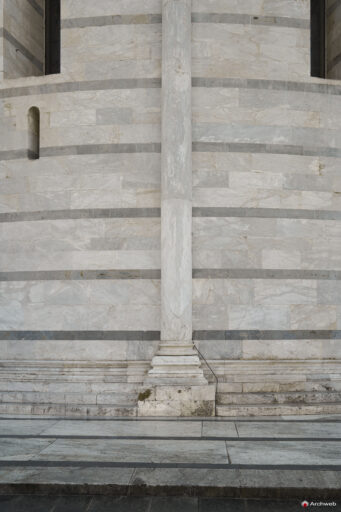 Battistero di San Giovanni a Pisa. Fotografie © Archweb.com