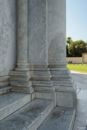 Battistero di San Giovanni a Pisa. Fotografie © Archweb.com