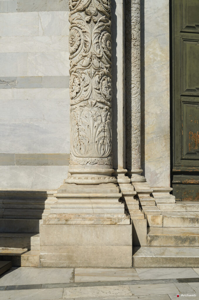 Battistero di San Giovanni a Pisa. Fotografie © Archweb.com