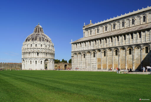 Battistero di San Giovanni a Pisa. Fotografie © Archweb.com