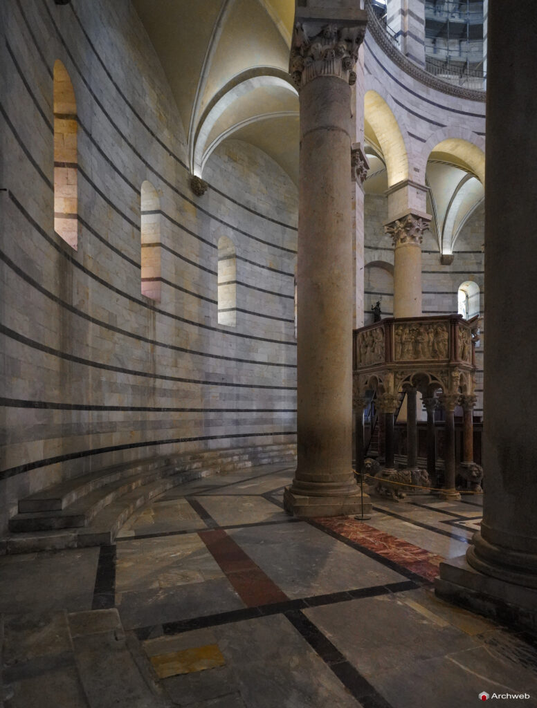 Battistero di San Giovanni a Pisa. Fotografie © Archweb.com