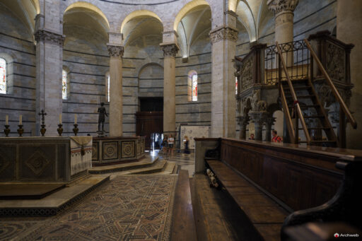 Battistero di San Giovanni a Pisa. Fotografie © Archweb.com